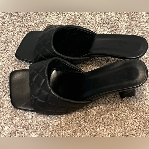 Quilted Open Toed Heeled Mules - Picture 4 of 6